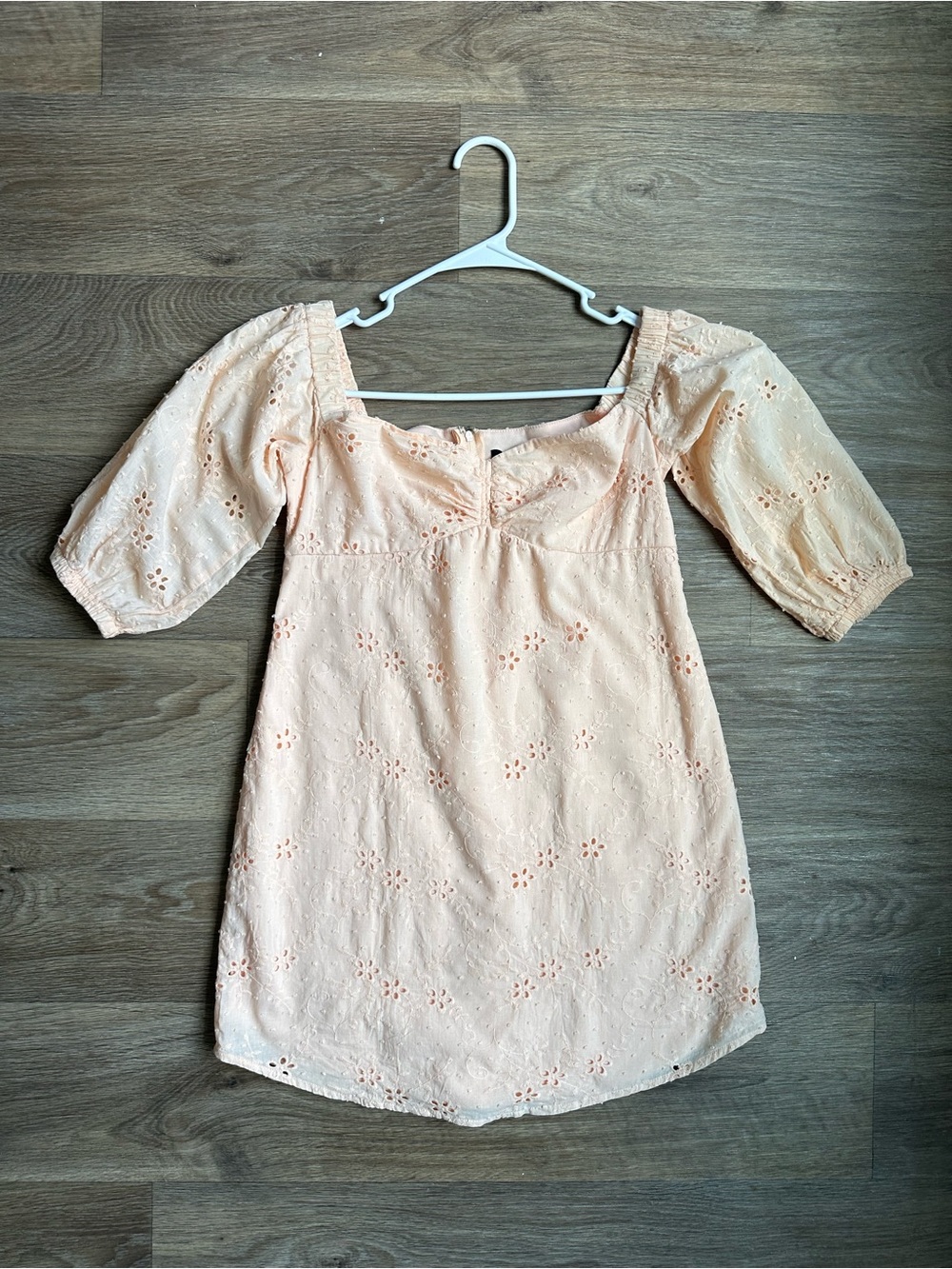 City Studio Women’s Peach Eyelet‎ Puff Sleeve Mini Dress Size Small Cottage